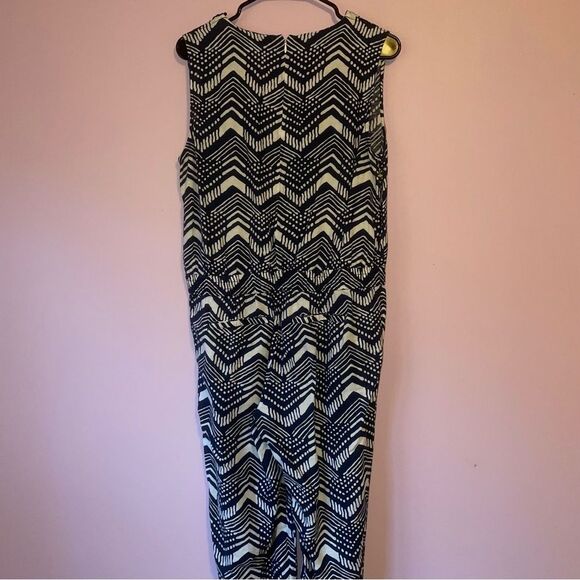 J Crew Size 6 Linen Blend Navy and White Chevron Jumpsuit Sleeveless - Picture 6 of 9